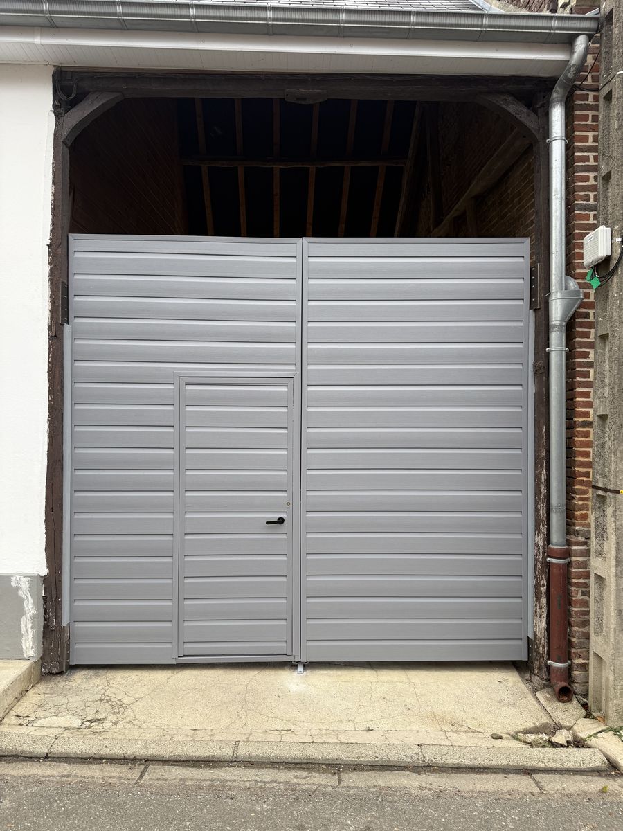 Porte cochère restaurée par 2MPB dans les Hauts-de-France